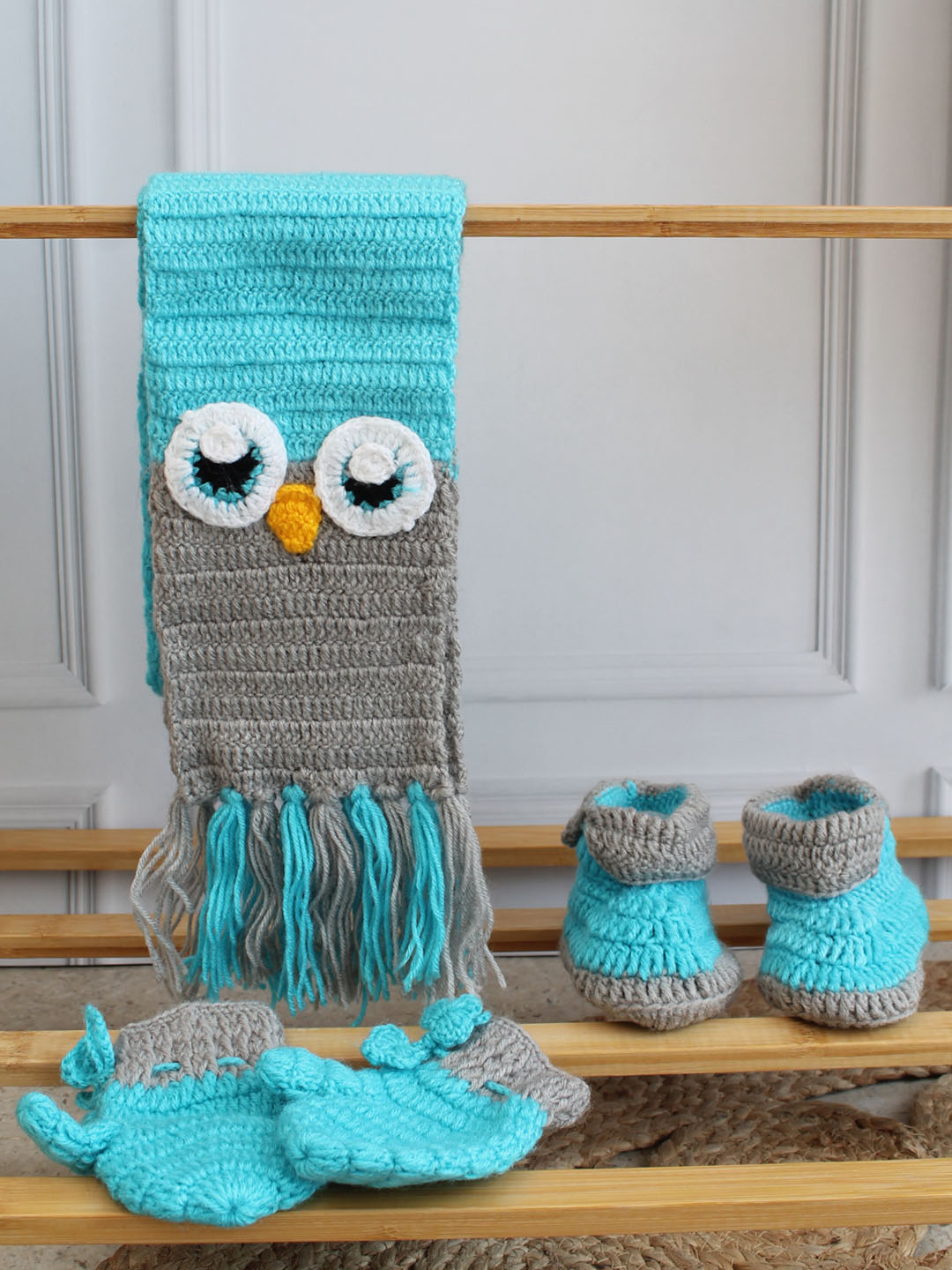 Handknit Bird Applique Muffler with Gloves & Boots -Blue