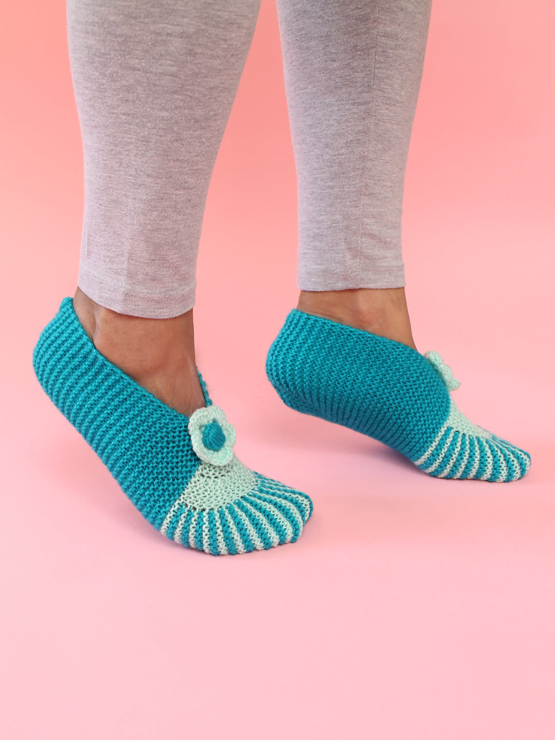 Handmade Knitted Womens Floral Design Ankle Length Socks- Blue